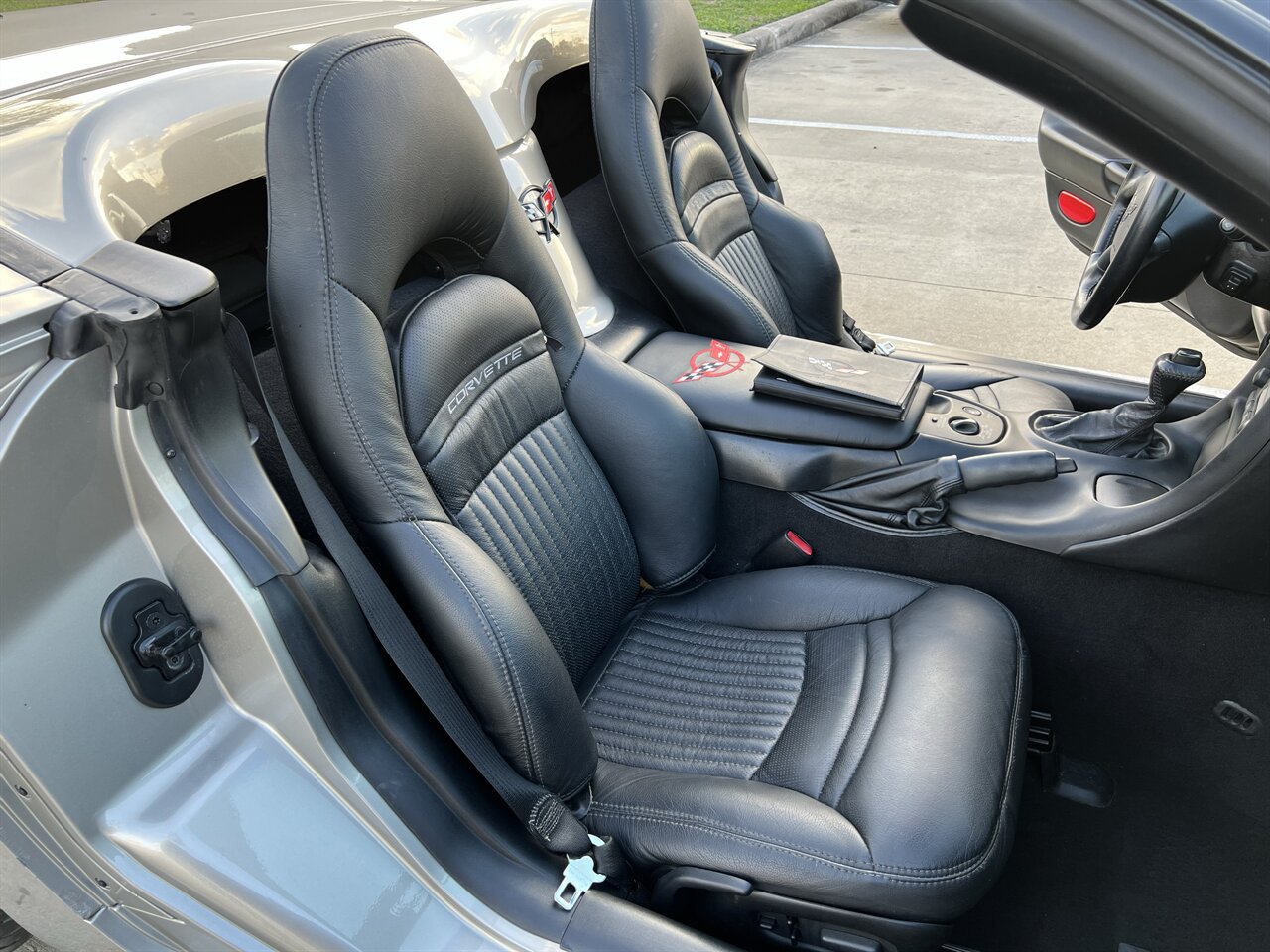 2002 Chevrolet Corvette CONVERTIBLE AUTO MICHELIN TIRES AUTO ONLY 82K MLS - Photo 48 - Houston, TX 77031