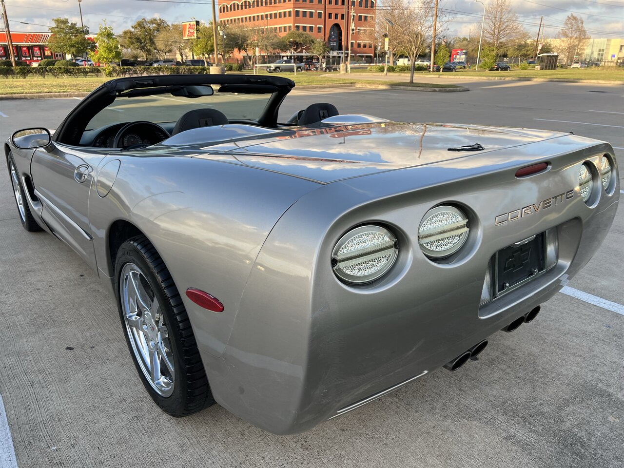 2002 Chevrolet Corvette CONVERTIBLE AUTO MICHELIN TIRES AUTO ONLY 82K MLS - Photo 6 - Houston, TX 77031