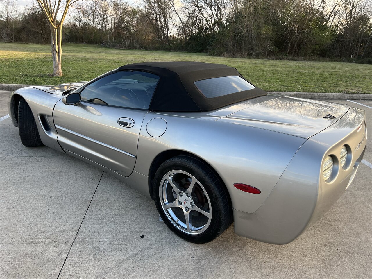 2002 Chevrolet Corvette CONVERTIBLE AUTO MICHELIN TIRES AUTO ONLY 82K MLS - Photo 17 - Houston, TX 77031