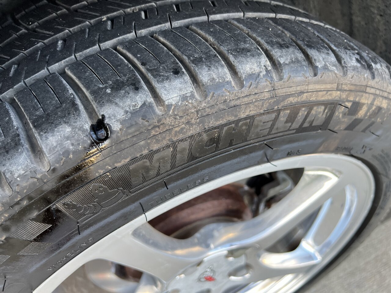 2002 Chevrolet Corvette CONVERTIBLE AUTO MICHELIN TIRES AUTO ONLY 82K MLS - Photo 28 - Houston, TX 77031