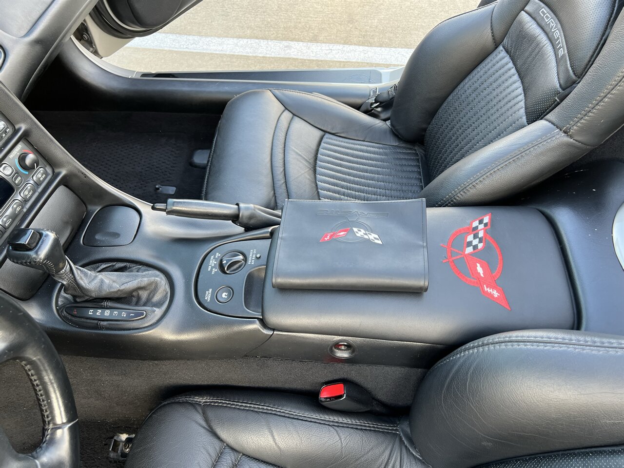 2002 Chevrolet Corvette CONVERTIBLE AUTO MICHELIN TIRES AUTO ONLY 82K MLS - Photo 46 - Houston, TX 77031