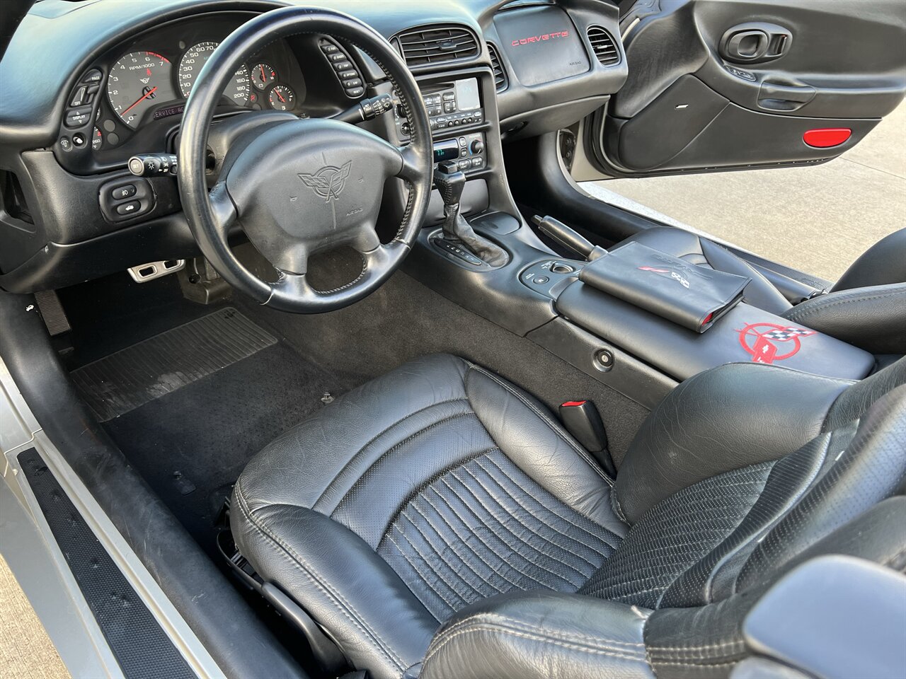 2002 Chevrolet Corvette CONVERTIBLE AUTO MICHELIN TIRES AUTO ONLY 82K MLS - Photo 38 - Houston, TX 77031