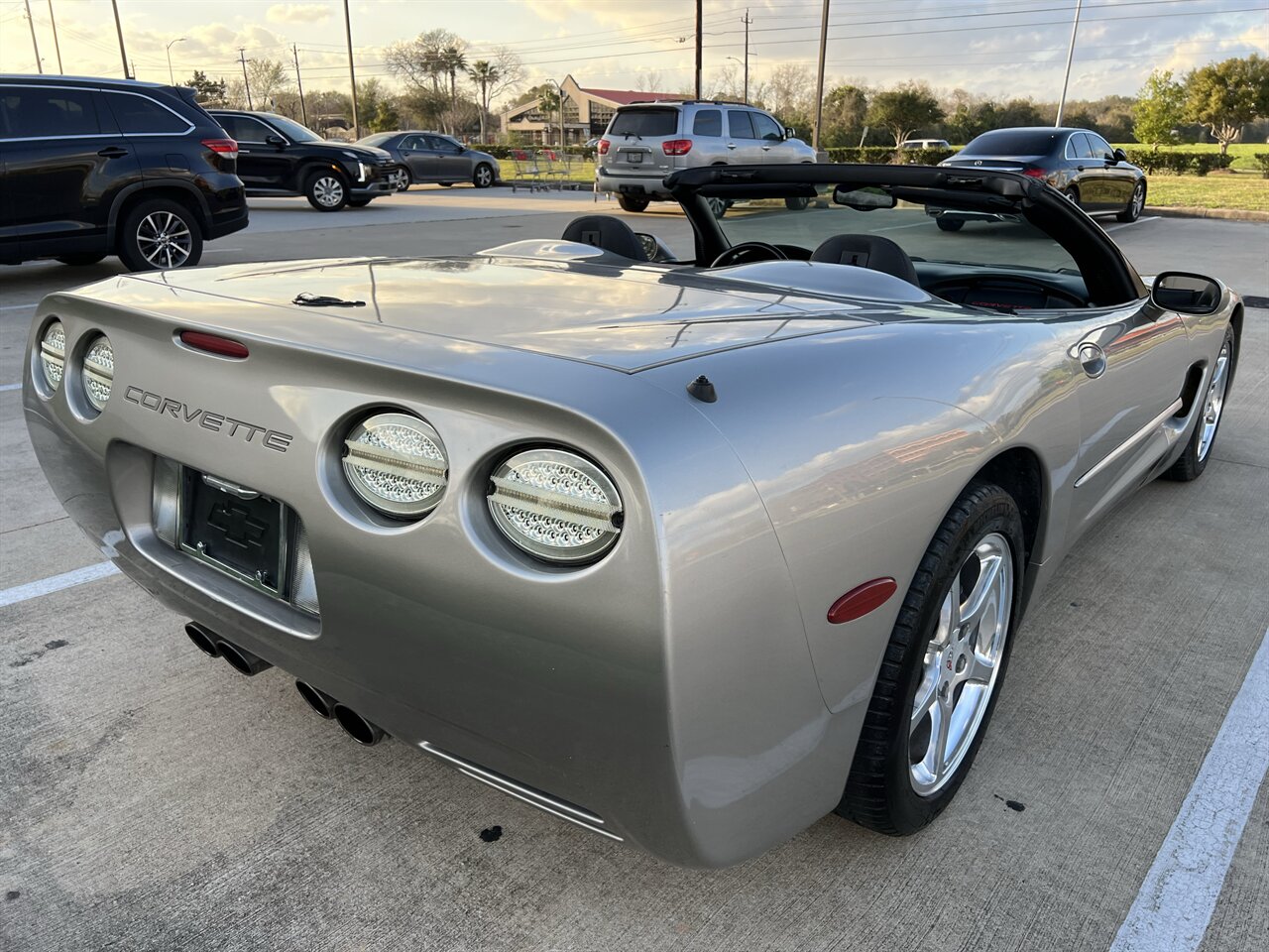 2002 Chevrolet Corvette CONVERTIBLE AUTO MICHELIN TIRES AUTO ONLY 82K MLS - Photo 9 - Houston, TX 77031