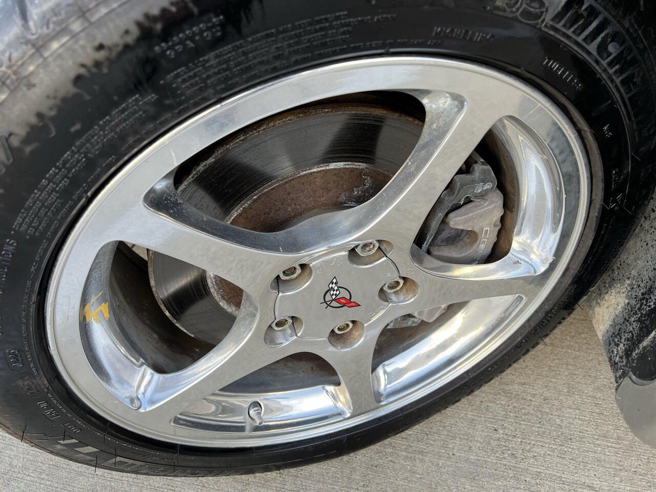 2002 Chevrolet Corvette CONVERTIBLE AUTO MICHELIN TIRES AUTO ONLY 82K MLS - Photo 25 - Houston, TX 77031