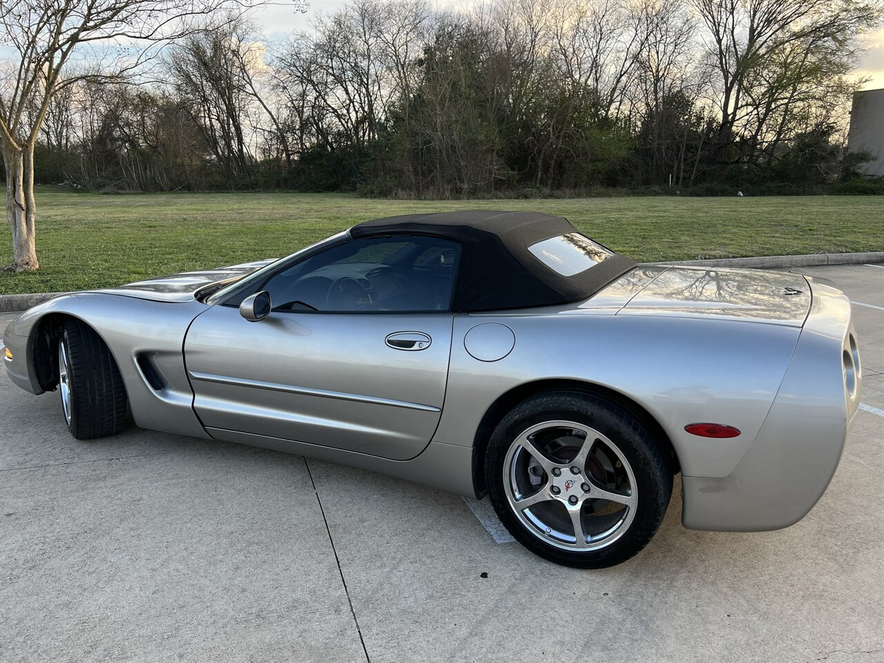 2002 Chevrolet Corvette CONVERTIBLE AUTO MICHELIN TIRES AUTO ONLY 82K MLS - Photo 21 - Houston, TX 77031