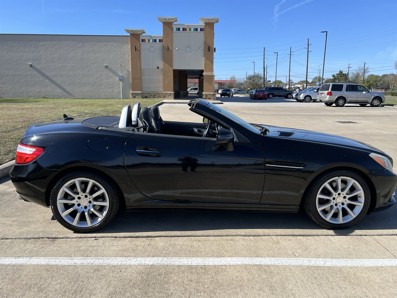 2016 Mercedes-Benz SLK SLK 300 CONV PANO HTD SEATS NAV SPT SUSPENSION   - Photo 8 - Houston, TX 77031