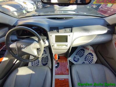 2011 Toyota Camry LE V6   - Photo 10 - Newark, NJ 07114