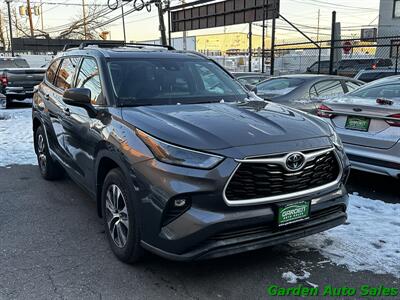 2022 Toyota Highlander XLE  AWD SUV