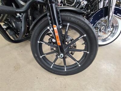 2019 Harley-Davidson® XL 883N - Sportster® Iron 883™   - Photo 17 - Palm Bay, FL 32905