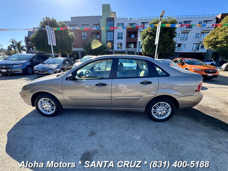 2005 Ford Focus ZX4 S