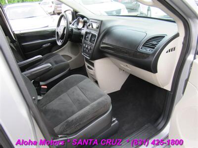2017 Dodge Grand Caravan SE   - Photo 32 - Santa Cruz, CA 95060