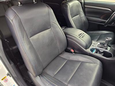 2017 Toyota Highlander Hybrid Limited   - Photo 16 - Woodstock, GA 30188