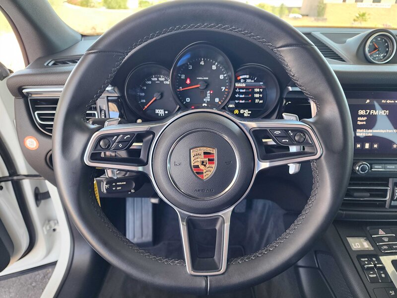 2019 Porsche Macan photo