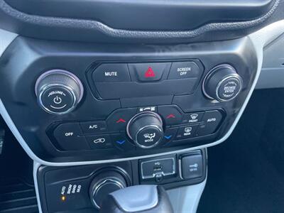 2018 Jeep Renegade Limited   - Photo 11 - Clearfield, UT 84015