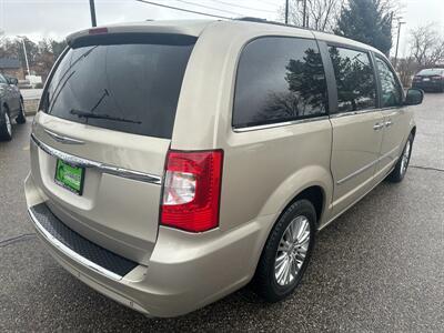 2015 Chrysler Town & Country Touring-L   - Photo 3 - Clearfield, UT 84015