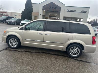 2015 Chrysler Town & Country Touring-L   - Photo 6 - Clearfield, UT 84015