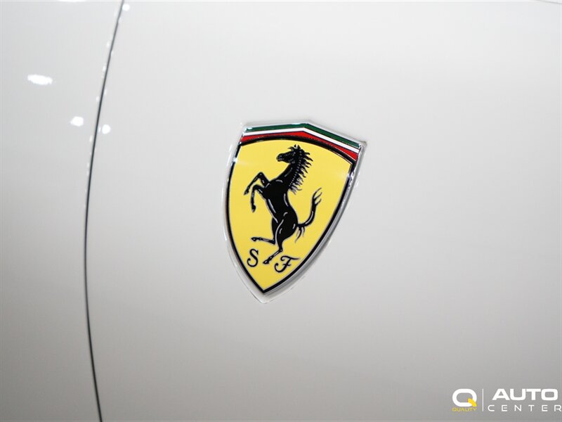 2022 Ferrari Roma photo