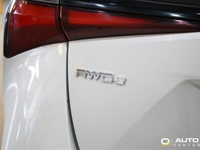 2019 Toyota Prius LE AWD-e   - Photo 5 - Lynnwood, WA 98036