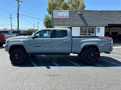 2022 Toyota Tacoma TRD Sport 4X4, LUNAR ROCK,   - Photo 7 - Rancho Cordova, CA 95742