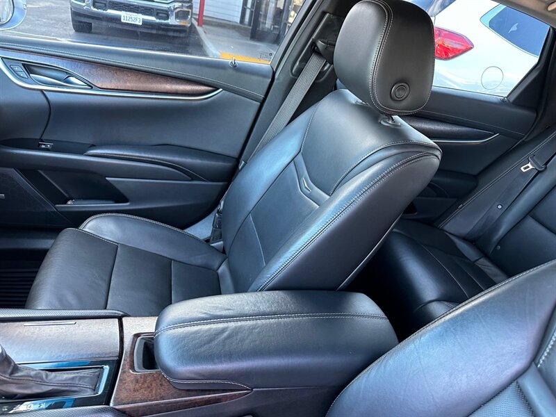 2019 Cadillac XTS Luxury photo