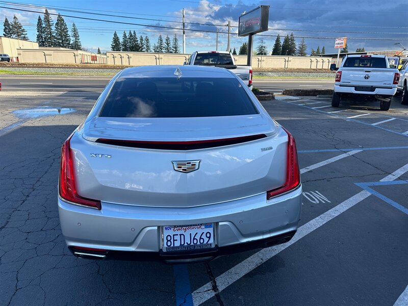 2019 Cadillac XTS Luxury photo