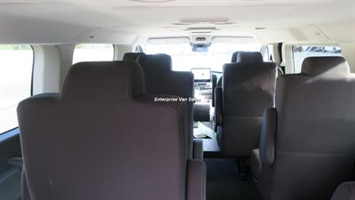 2022 Ford Transit 350 XLT Low Roof 10 Passenger Captain Seats - Photo 16 - Long Beach, CA 90807