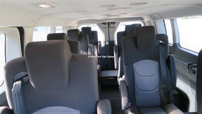 2022 Ford Transit 350 XLT Low Roof 10 Passenger Captain Seats - Photo 2 - Long Beach, CA 90807