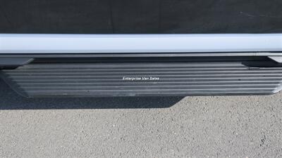 2023 Ford Transit 350 XLT Mid Roof 10 Passenger Captain Seats - Photo 13 - Long Beach, CA 90807