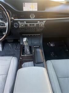 2017 Lexus ES 300h   - Photo 19 - Sacramento, CA 95825