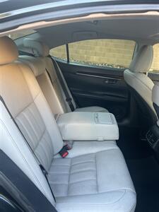 2017 Lexus ES 300h   - Photo 25 - Sacramento, CA 95825