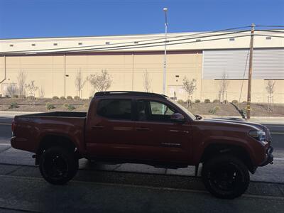 2018 Toyota Tacoma TRD Sport   - Photo 10 - Sacramento, CA 95825