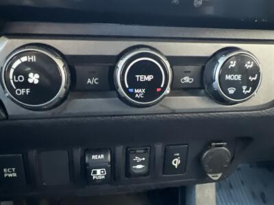 2018 Toyota Tacoma TRD Sport   - Photo 38 - Sacramento, CA 95825