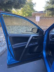 2017 Toyota RAV4 XLE - Photo 15 - Sacramento, CA 95825