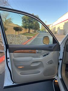 2005 Lexus GX 470   - Photo 15 - Sacramento, CA 95825