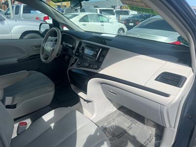 2014 Toyota Sienna L 7-Passenger   - Photo 20 - Sacramento, CA 95825
