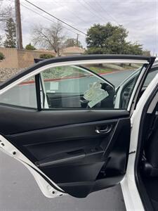2018 Toyota Corolla SE   - Photo 14 - Sacramento, CA 95825
