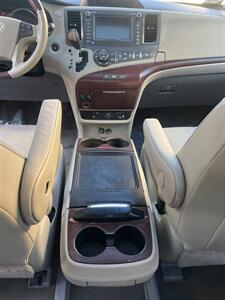 2012 Toyota Sienna XLE 7-Passenger   - Photo 20 - Sacramento, CA 95825