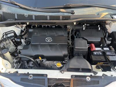 2012 Toyota Sienna XLE 7-Passenger   - Photo 40 - Sacramento, CA 95825