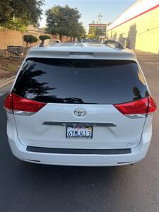 2012 Toyota Sienna XLE 7-Passenger   - Photo 8 - Sacramento, CA 95825