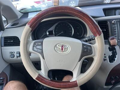 2012 Toyota Sienna XLE 7-Passenger   - Photo 45 - Sacramento, CA 95825