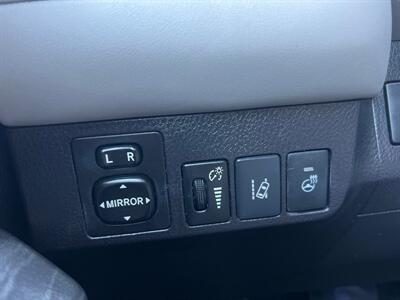 2017 Toyota RAV4 Platinum   - Photo 35 - Sacramento, CA 95825