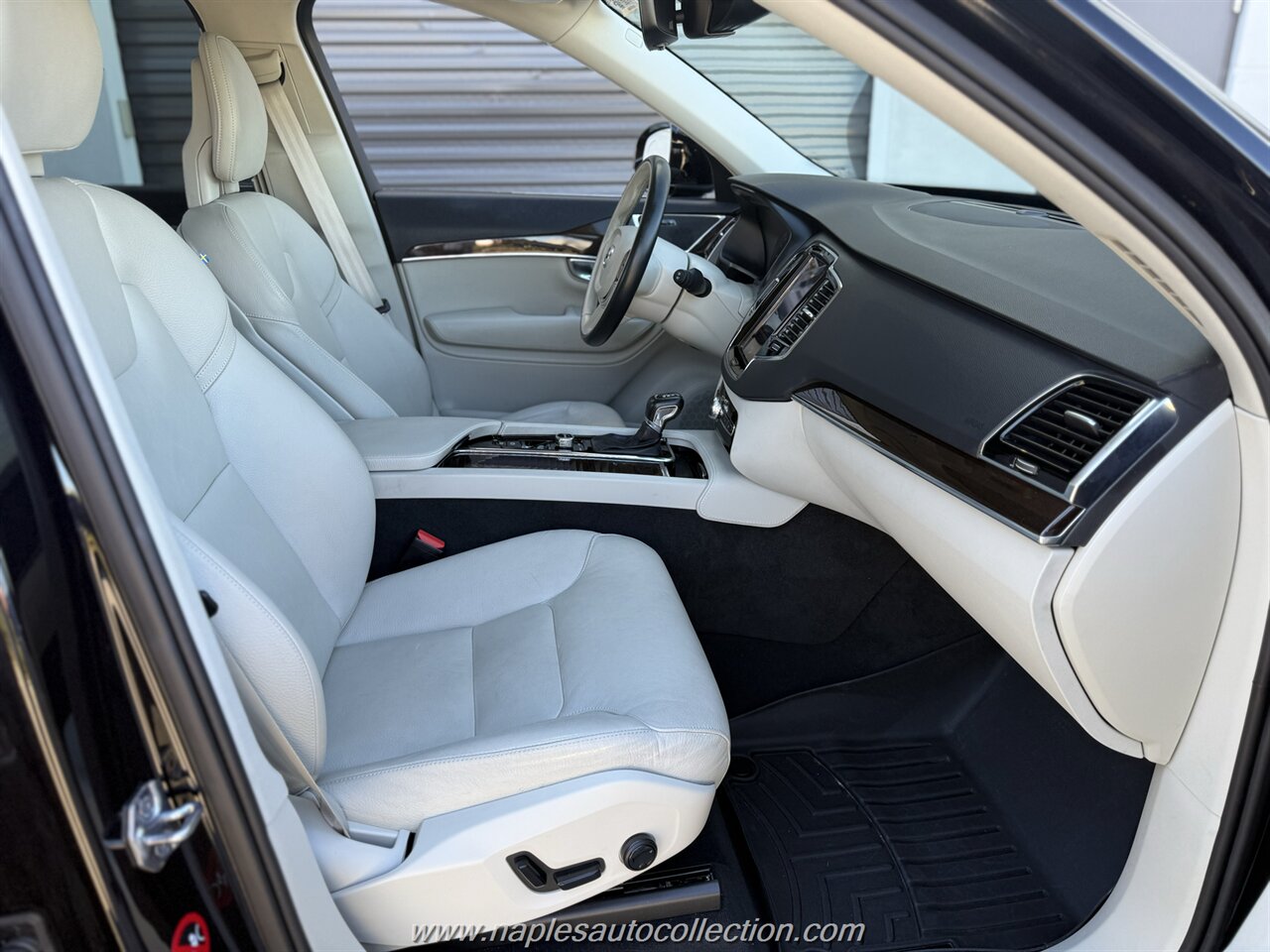 2017 Volvo XC90 T5 Momentum - Photo 19 - Fort Myers, FL 33967