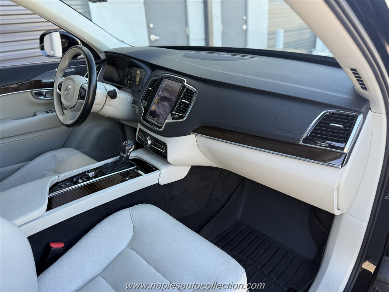 2017 Volvo XC90 T5 Momentum - Photo 20 - Fort Myers, FL 33967
