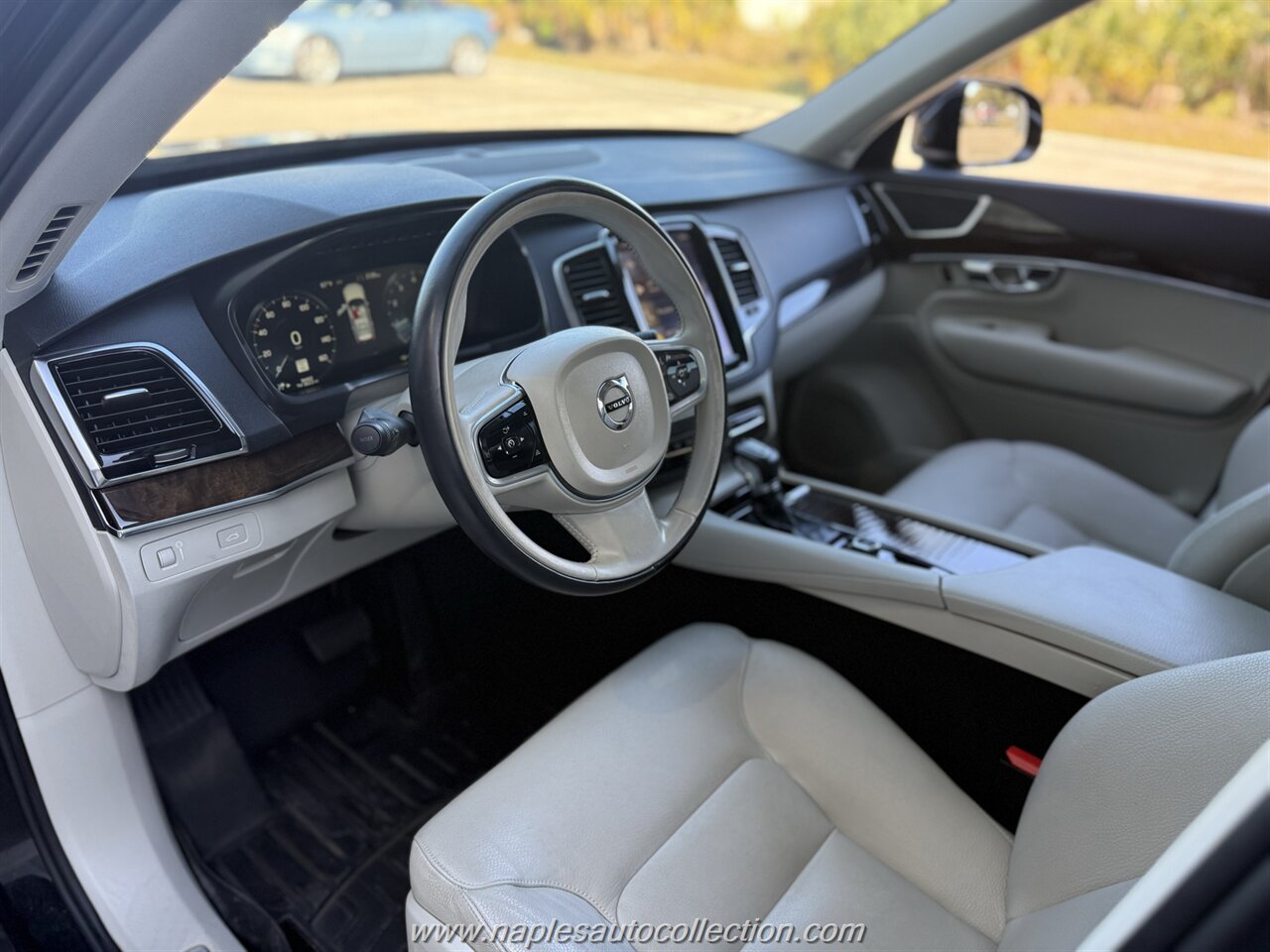 2017 Volvo XC90 T5 Momentum - Photo 2 - Fort Myers, FL 33967