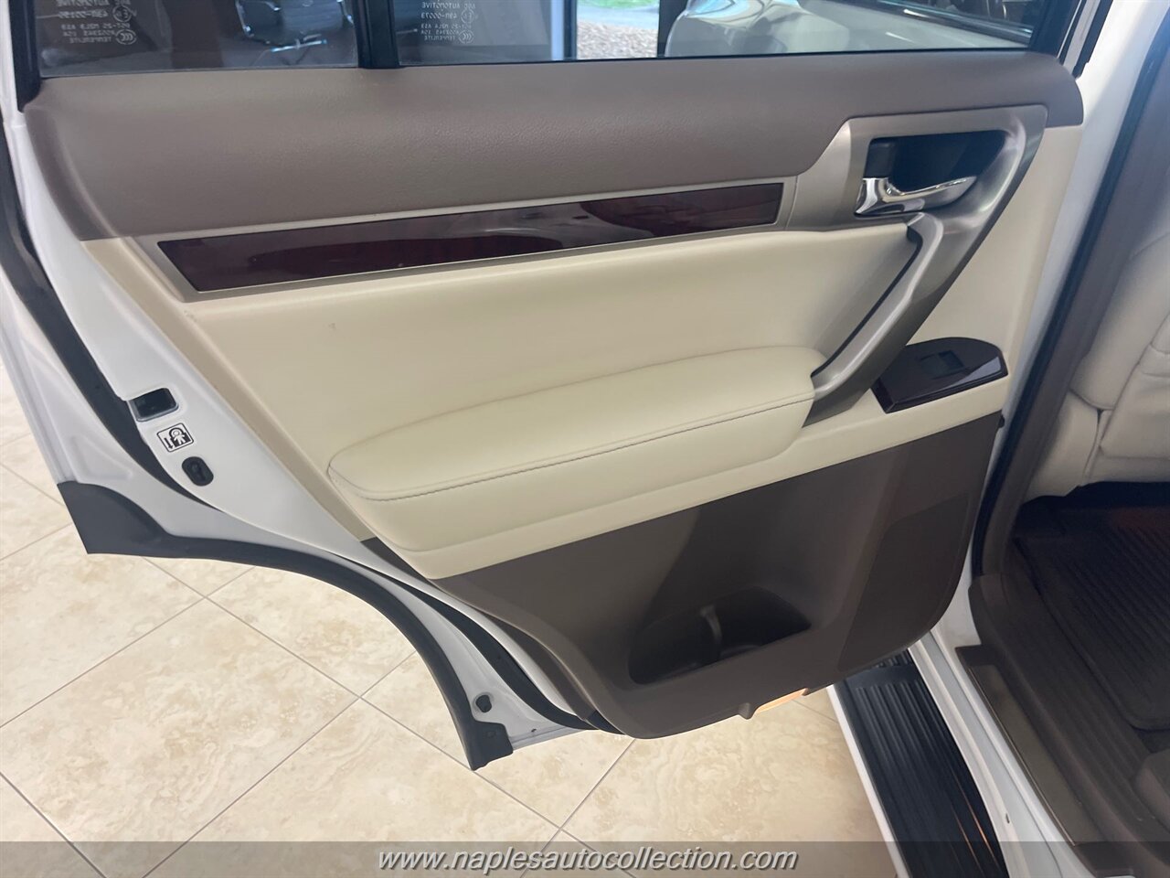 2017 Lexus GX 460   - Photo 14 - Fort Myers, FL 33967