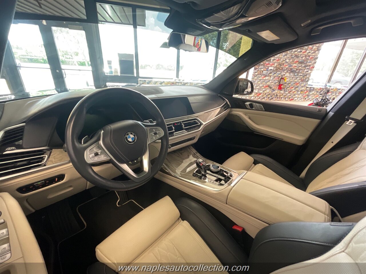 2019 BMW X7 xDrive50i   - Photo 2 - Fort Myers, FL 33967