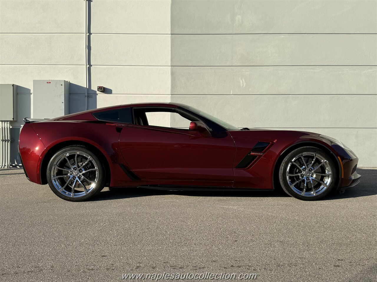 2019 Chevrolet Corvette Grand Sport   - Photo 8 - Fort Myers, FL 33967