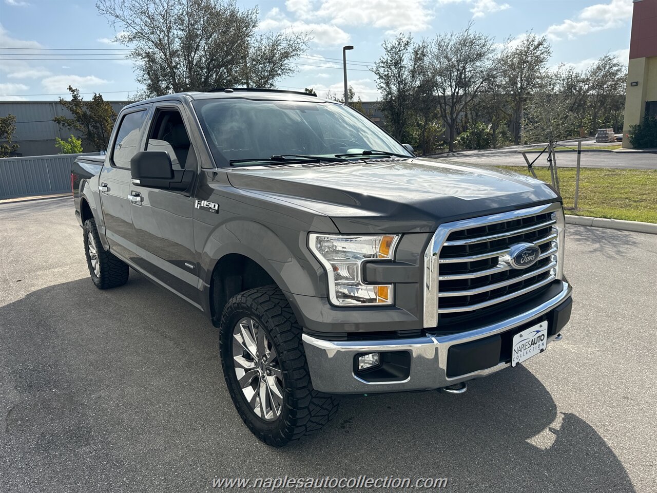 2017 Ford F-150 XLT  FX4 - Photo 11 - Fort Myers, FL 33967