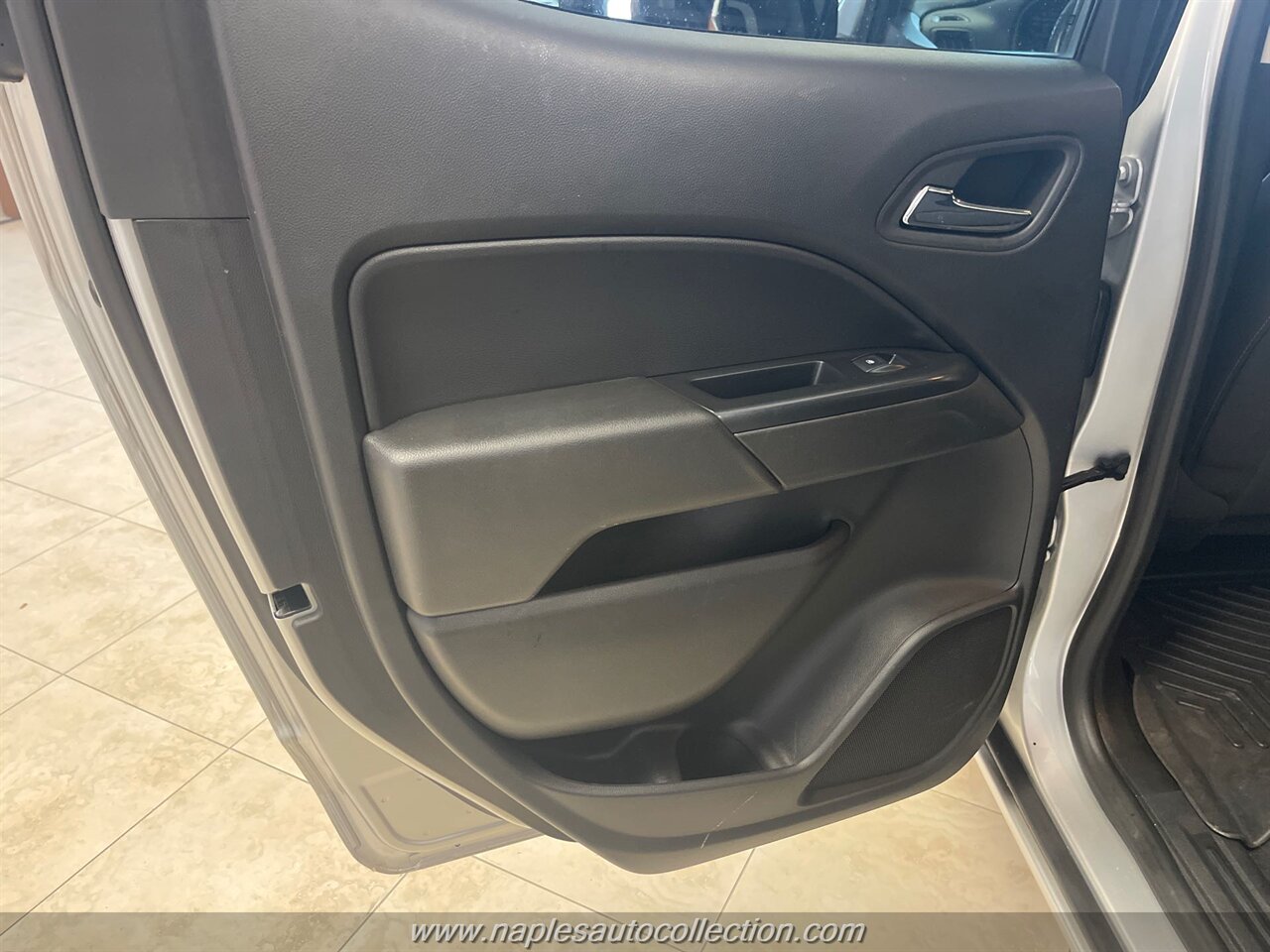 2019 Chevrolet Colorado LT   - Photo 18 - Fort Myers, FL 33967