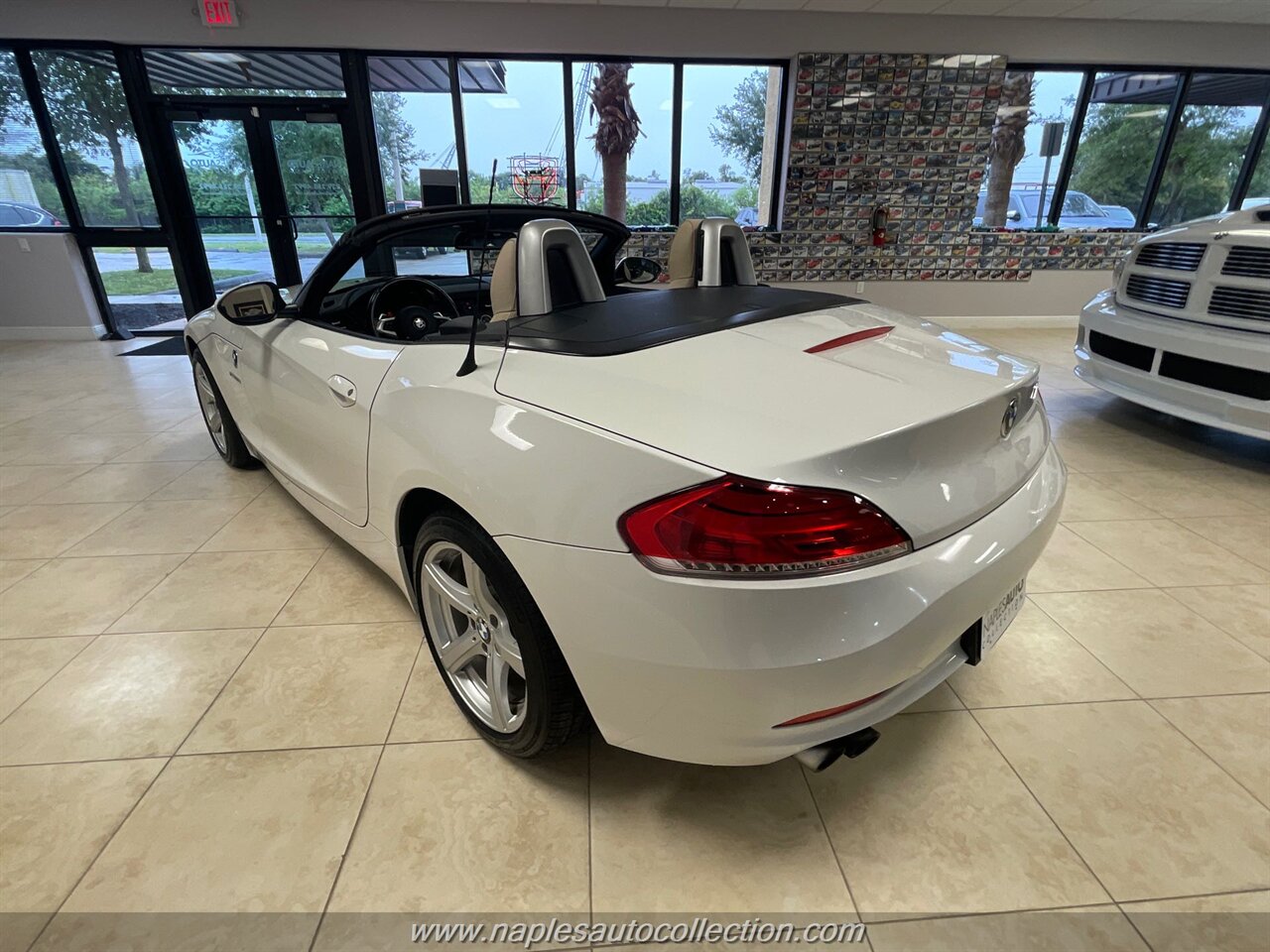 2013 BMW Z4 sDrive28i   - Photo 8 - Fort Myers, FL 33967